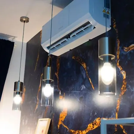 Danube Dwelling Rozsa 99 アパート