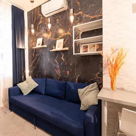 Danube Dwelling Rozsa 99 *